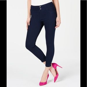 HUE Classic Smooth Denim Capri Legging